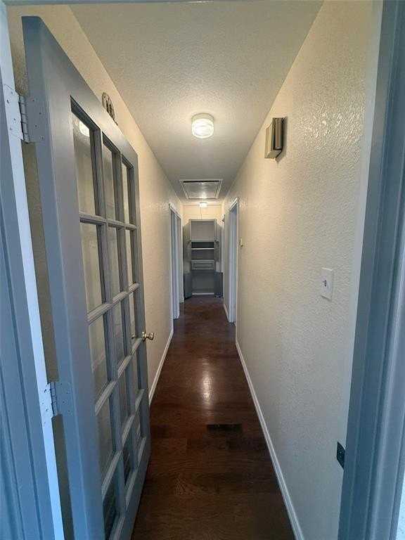 1009 Village Wood Ct - Photo 4 of 24