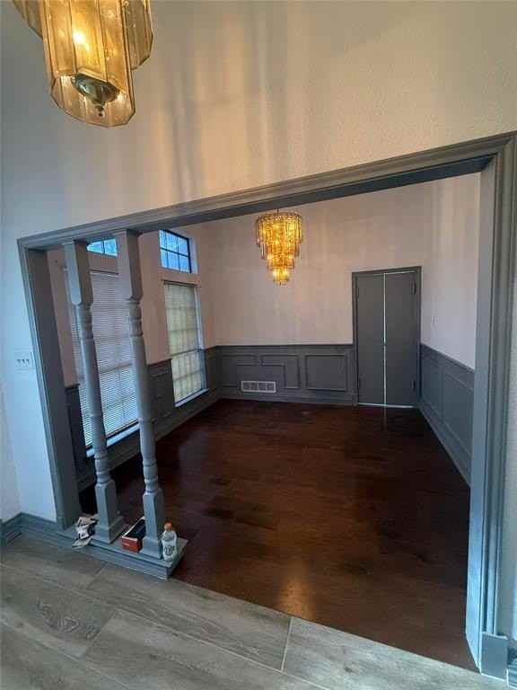 1009 Village Wood Ct - Photo 7 of 24