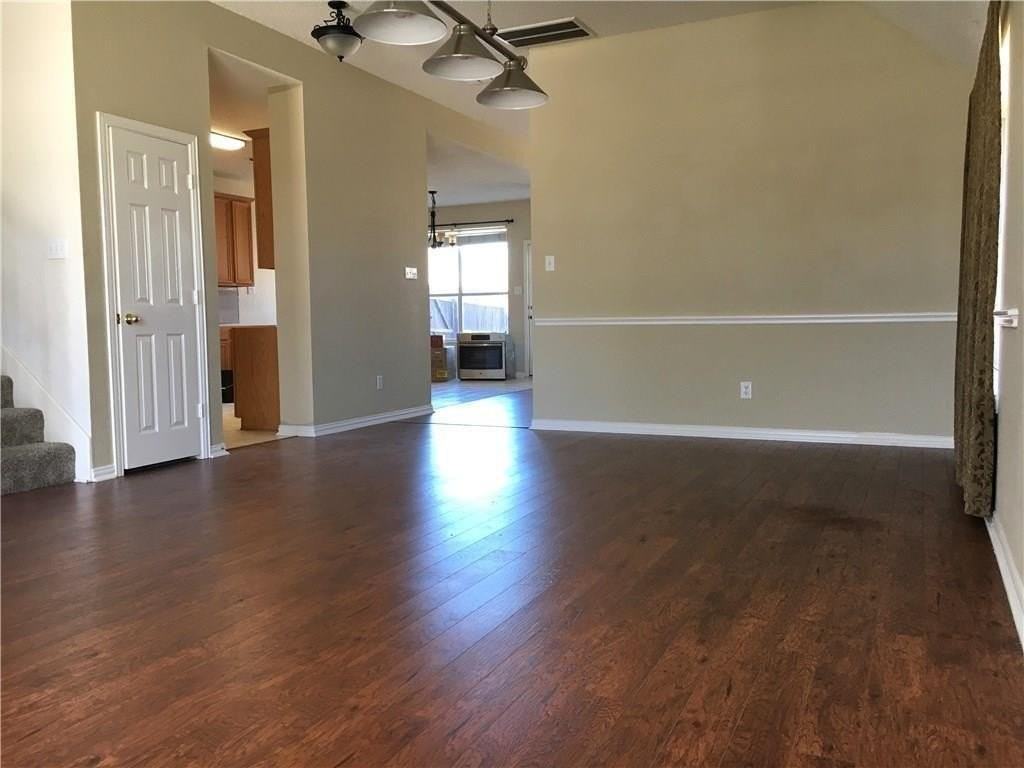 1662 Natural Bridge Dr - Photo 4 of 14