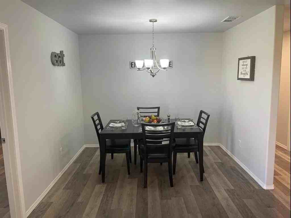 8424 10th Pl - Photo 6 of 14