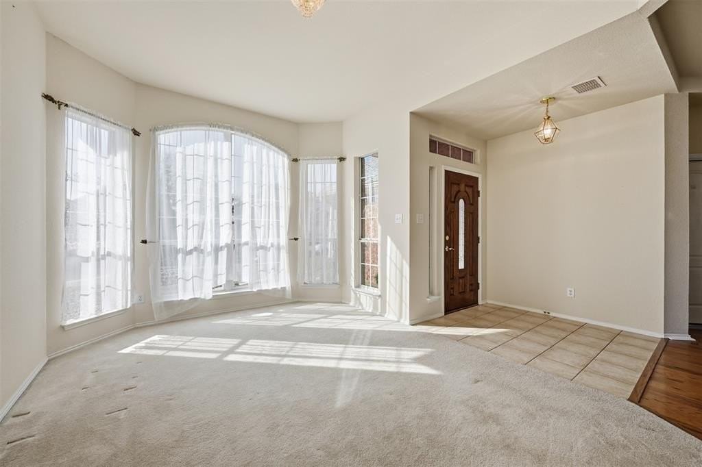 2229 White Rock Ln - Photo 2 of 21