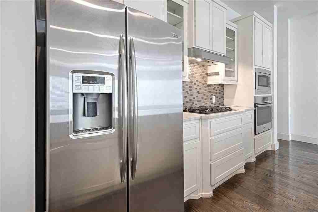 3108 Pavonia Dr - Photo 4 of 20