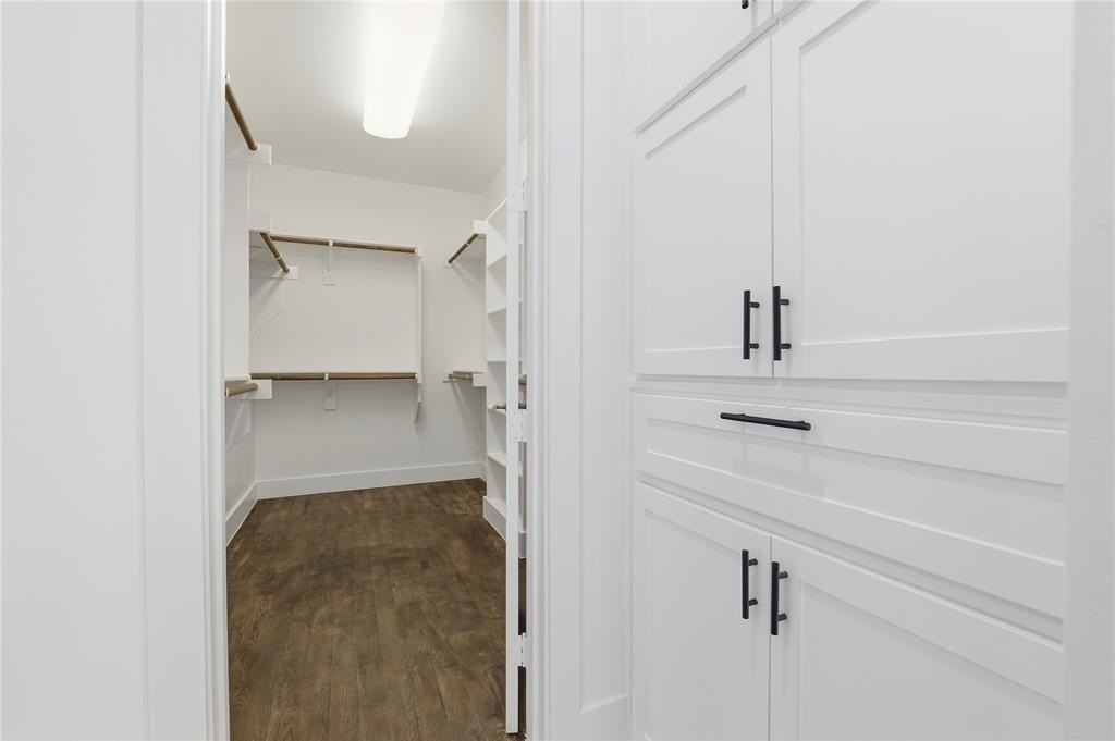 3008 Zenia Dr - Photo 4 of 31