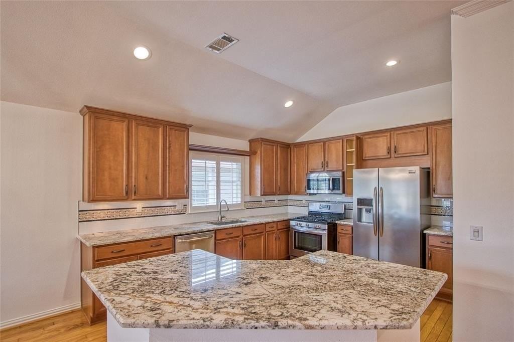 10009 Southpoint Ct - Photo 7 of 21