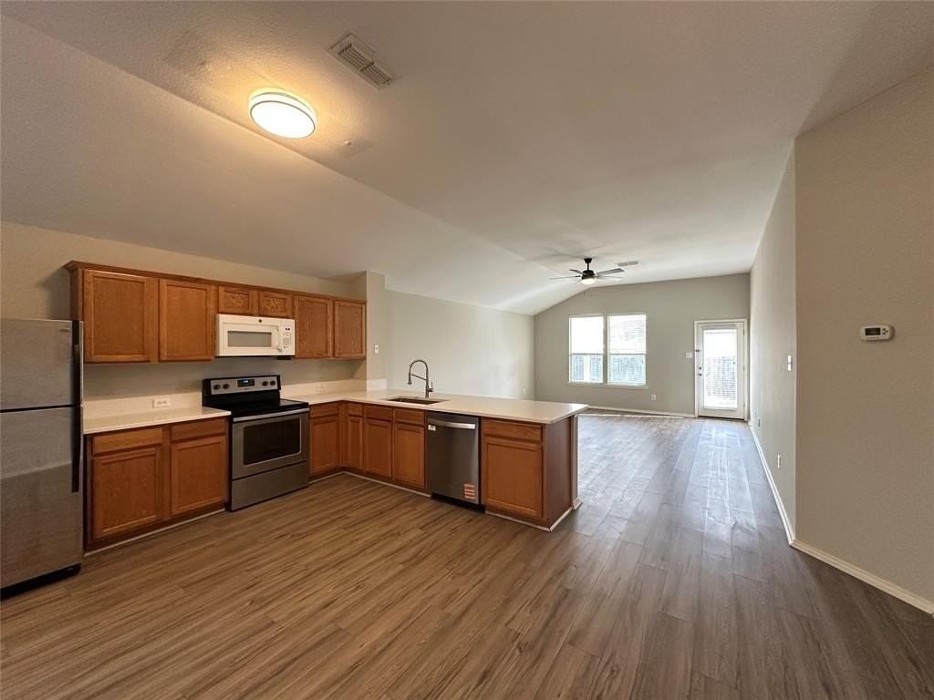 1129 April Springs Dr - Photo 7 of 19