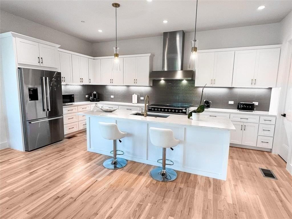 2633 Reagan St #201 - Photo 3 of 20