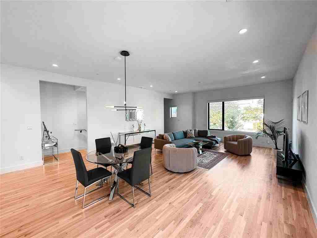 2633 Reagan St #201 - Photo 5 of 20