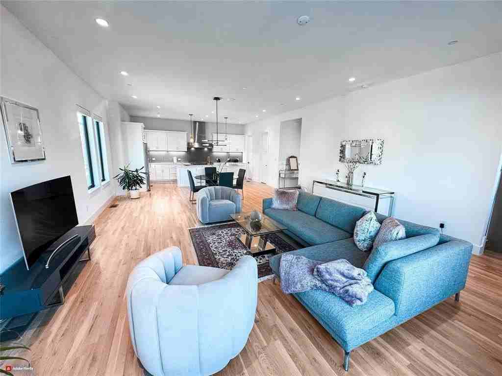 2633 Reagan St #201 - Photo 6 of 20