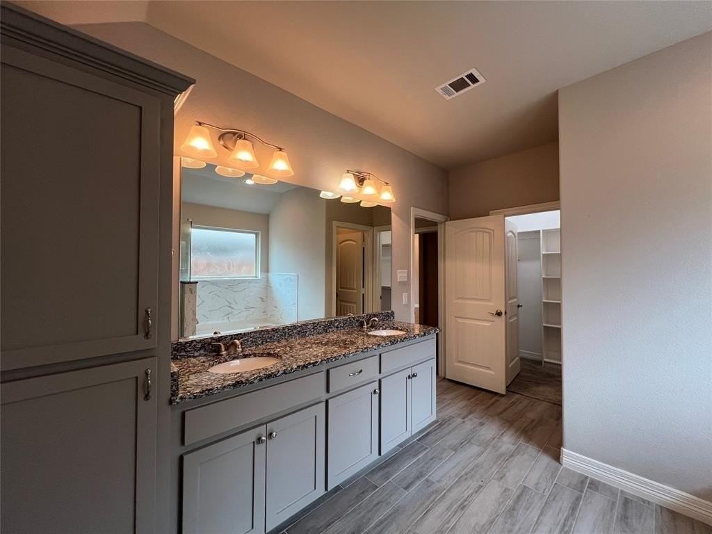 148 Frank St - Photo 7 of 35