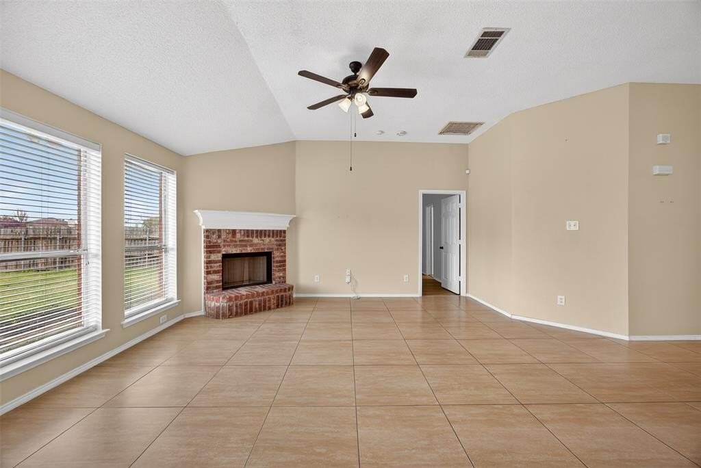 1507 Powder Horn Ln - Photo 4 of 26