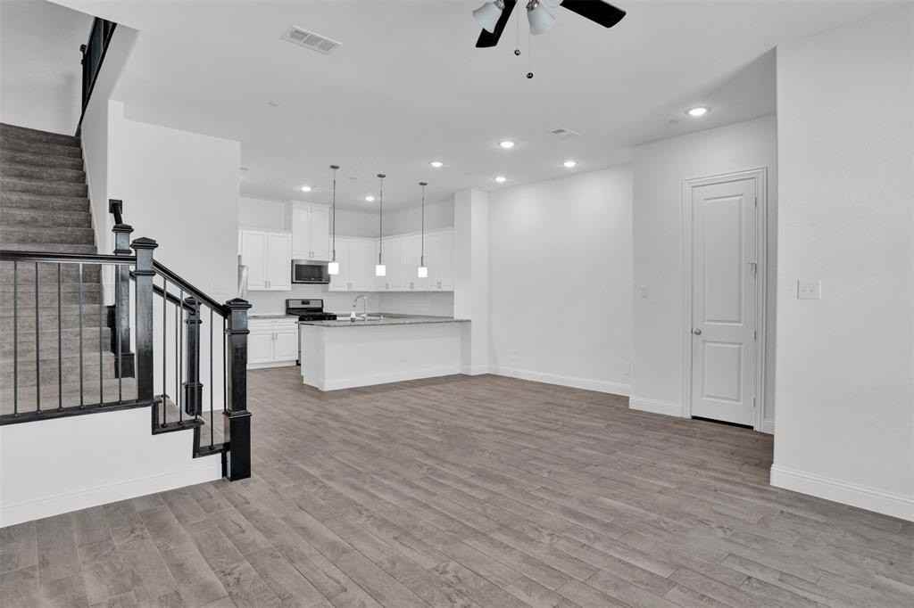 1484 Weston Rd - Photo 2 of 17