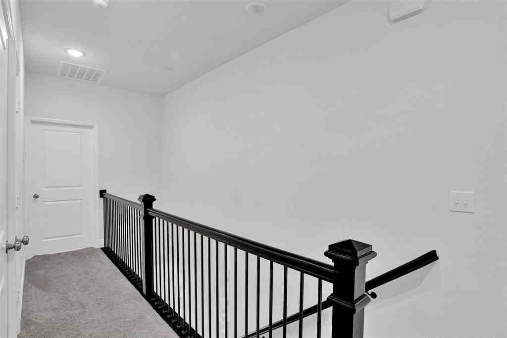 1484 Weston Rd - Photo 6 of 17