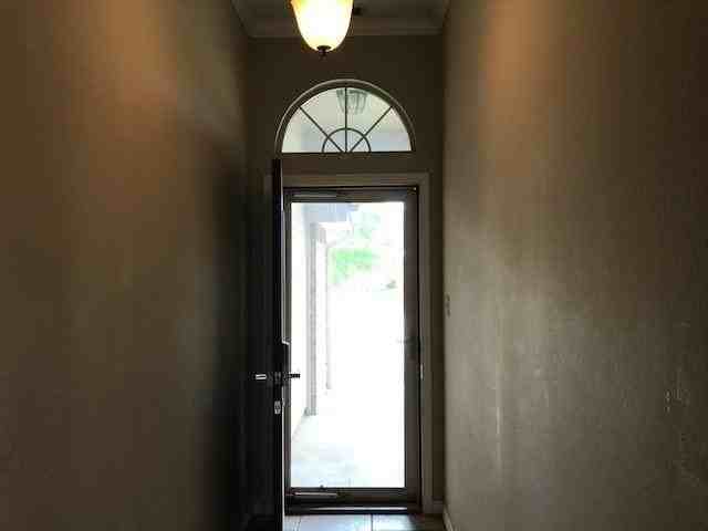 2233 Old Ironsides Rd - Photo 2 of 14