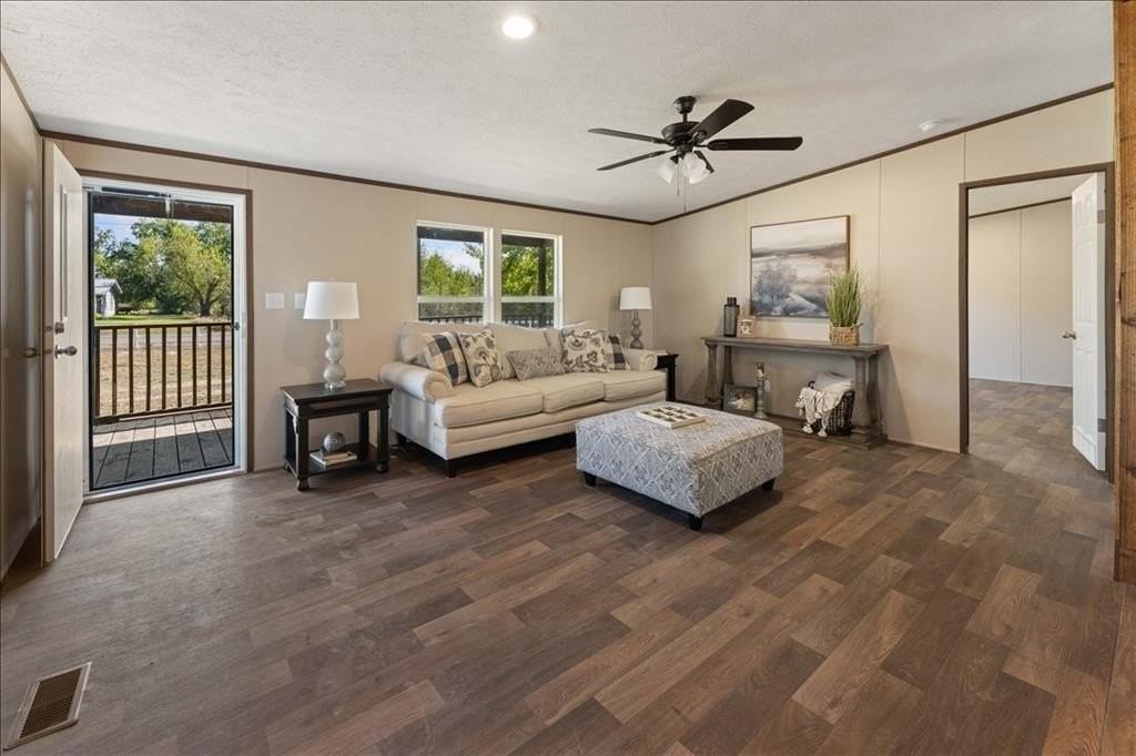 2437 County Road 4586 - Photo 5 of 39