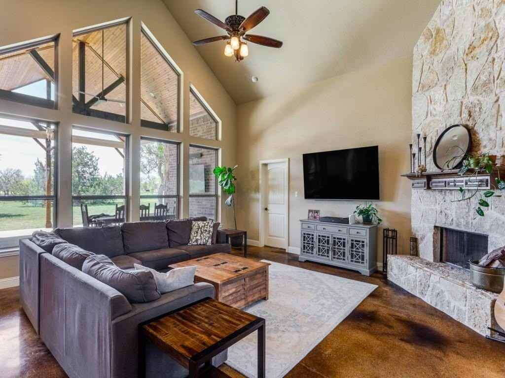 146 Fawna Dr - Photo 4 of 25