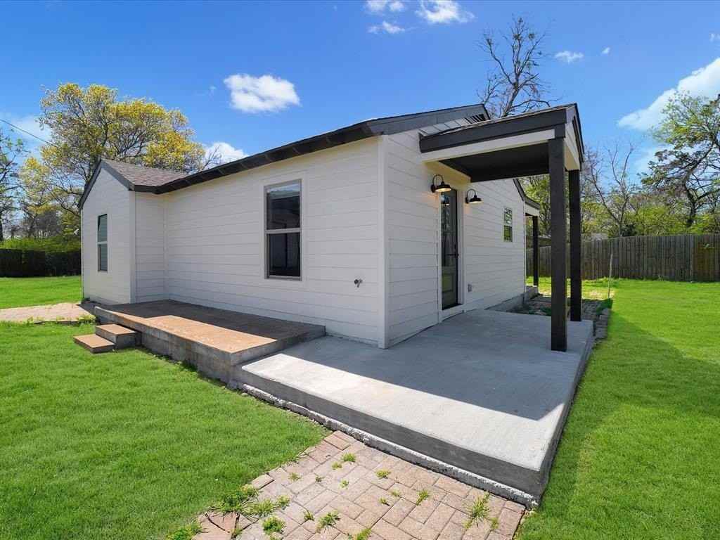 5544 Ranchero Ln - Photo 3 of 21