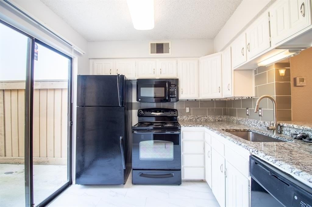 4777 Cedar Springs Rd #4D - Photo 5 of 20