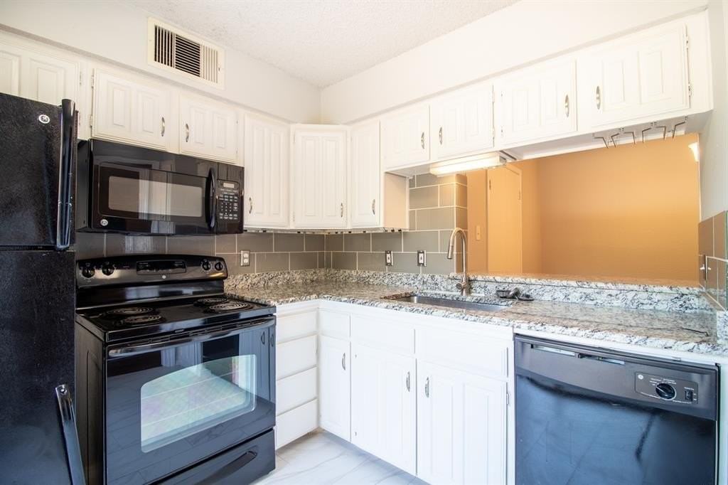 4777 Cedar Springs Rd #4D - Photo 6 of 20