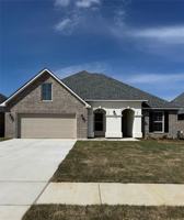 featured image of 747 Crewe Lane