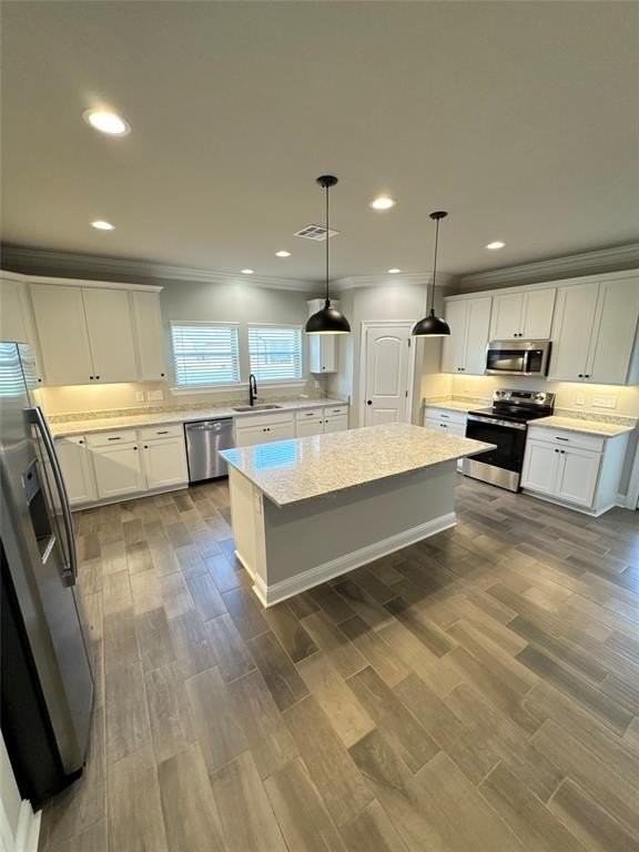 747 Crewe Lane - Photo 3 of 14