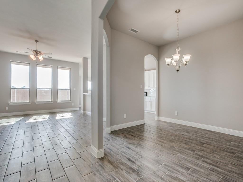 533 Redbud Dr - Photo 3 of 25