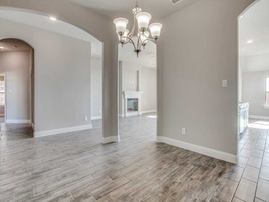 533 Redbud Dr - Photo 4 of 25