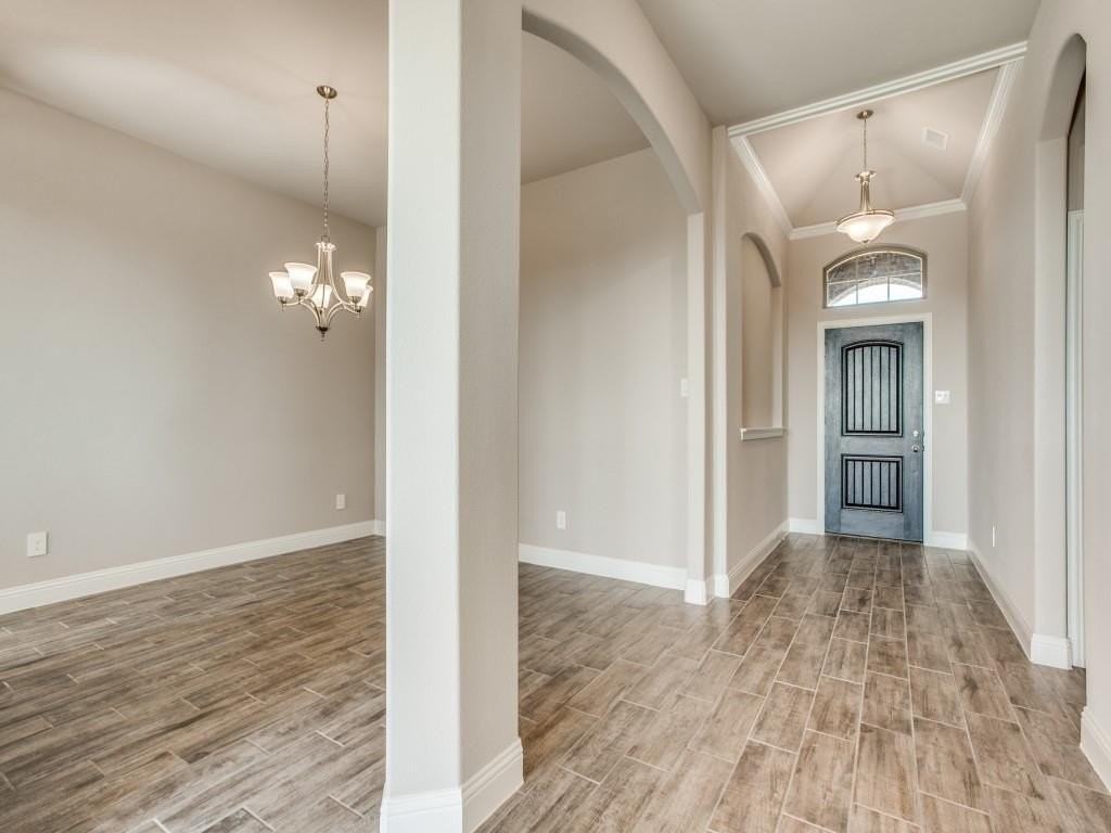 533 Redbud Dr - Photo 5 of 25