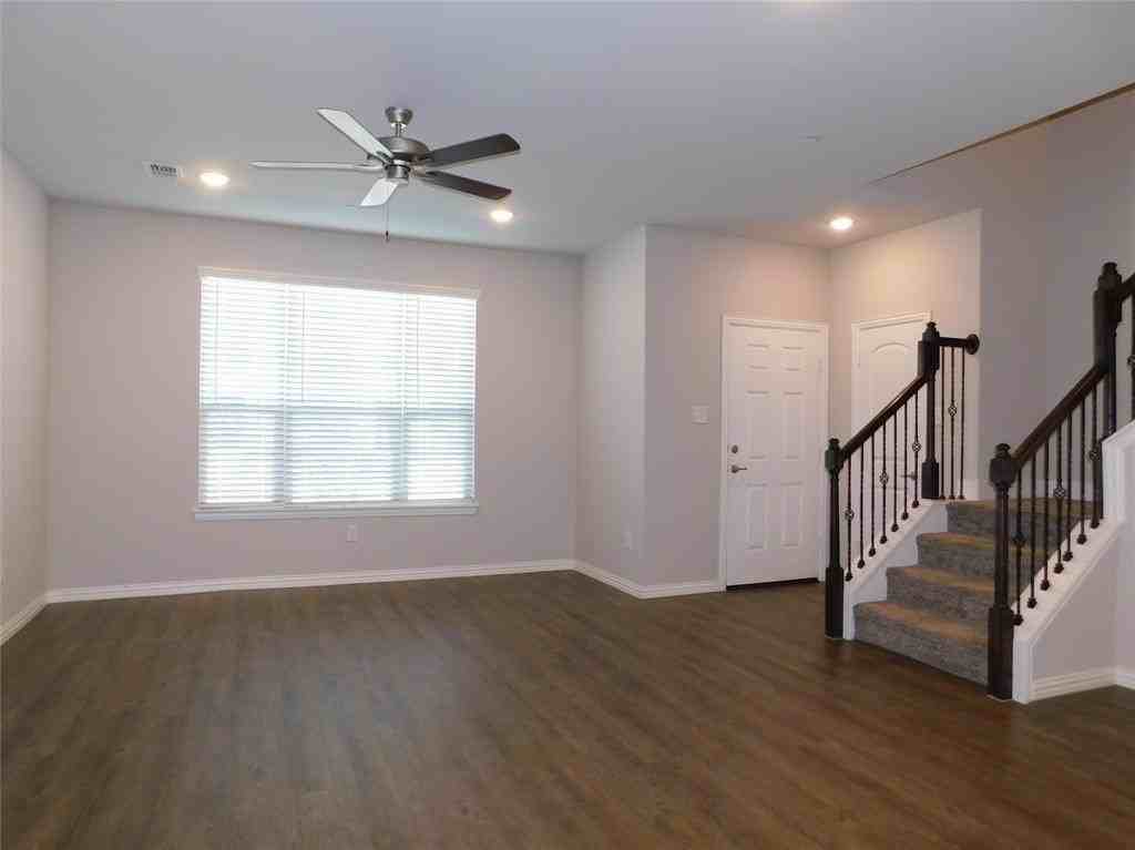 2229 Davenport Dr - Photo 3 of 19