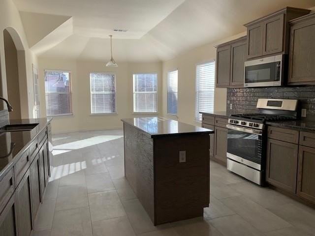 2829 Rosewood Blvd - Photo 6 of 24