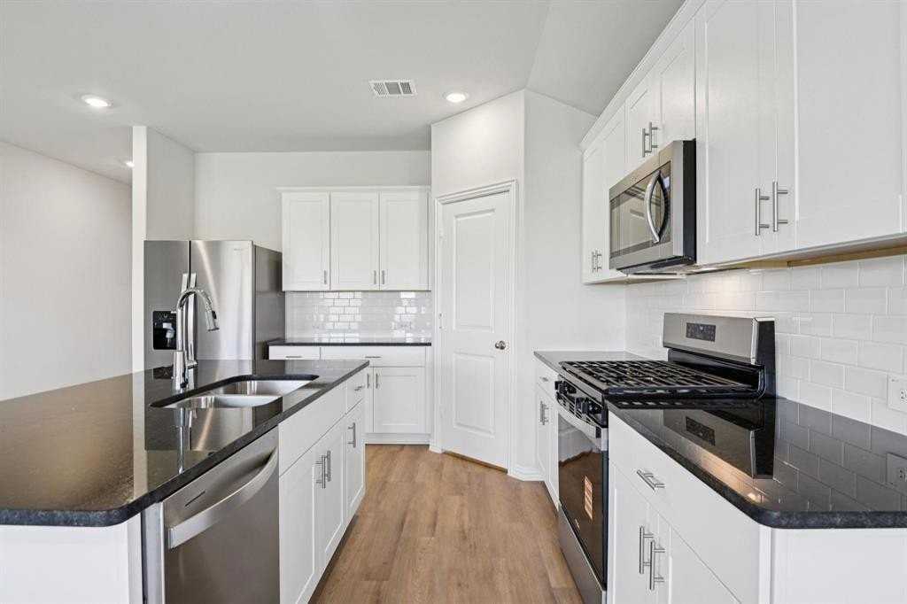 4104 Waco Dr - Photo 6 of 20