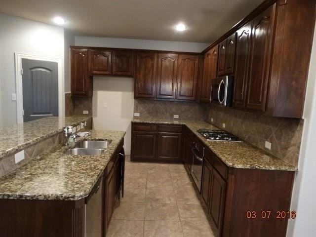 924 Eagle Creek Trl - Photo 7 of 20