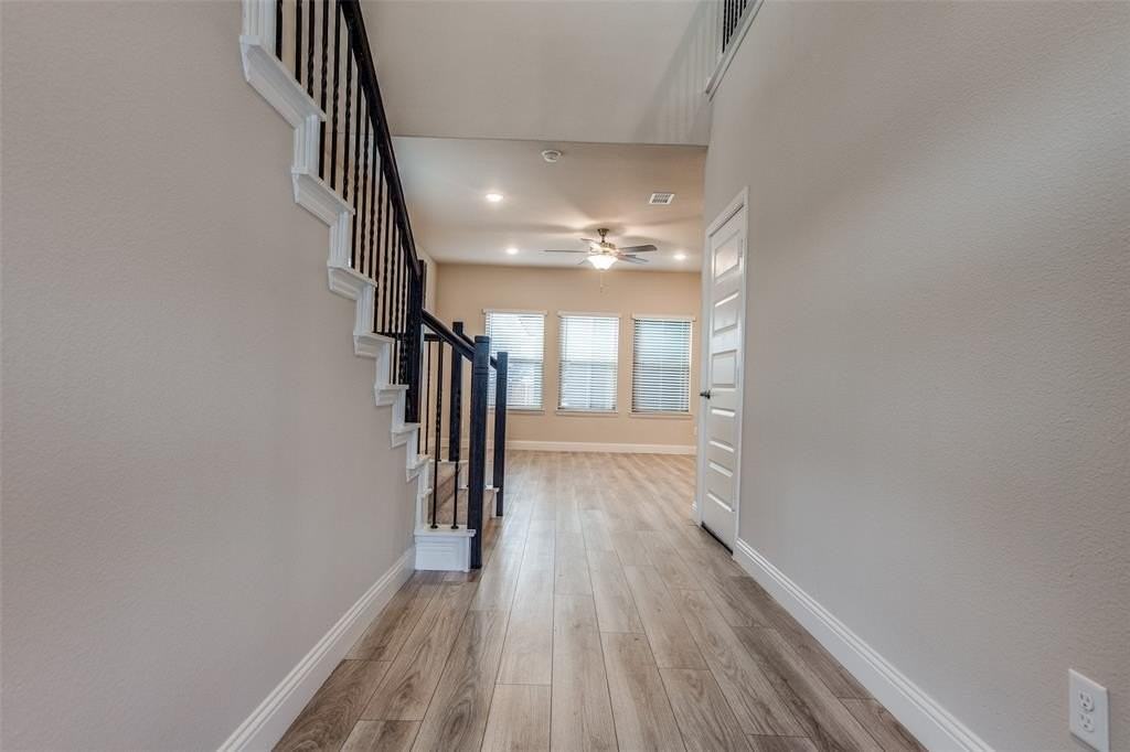 306 Boston Dr - Photo 3 of 26