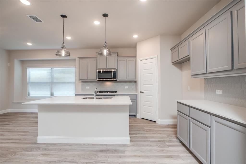 306 Boston Dr - Photo 5 of 26