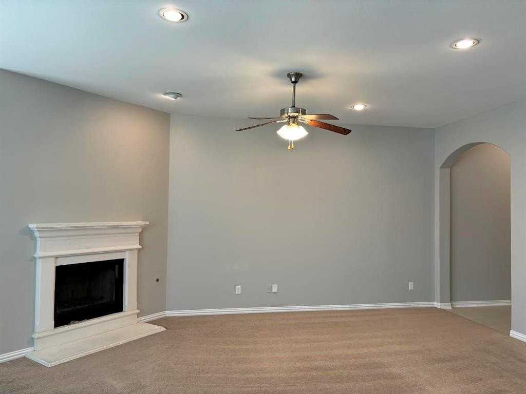 5517 Centeridge Ln - Photo 4 of 14