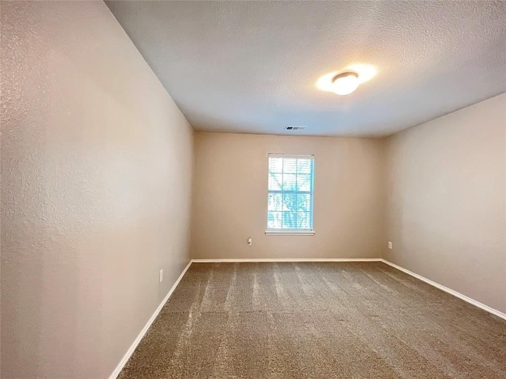 3104 Kennedy Dr - Photo 6 of 12