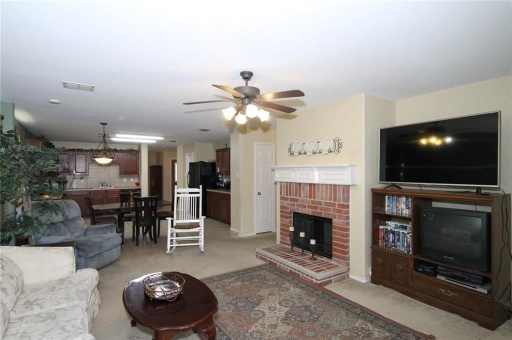 13042 Barbarosa Dr - Photo 7 of 23