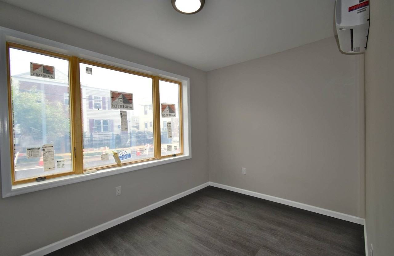 10846 153rd St - Photo 2 of 13