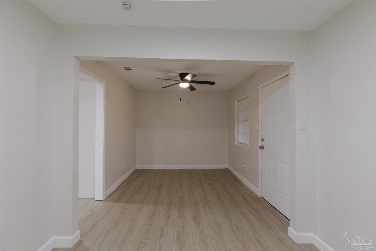 825 Booker Ave - Photo 6 of 21