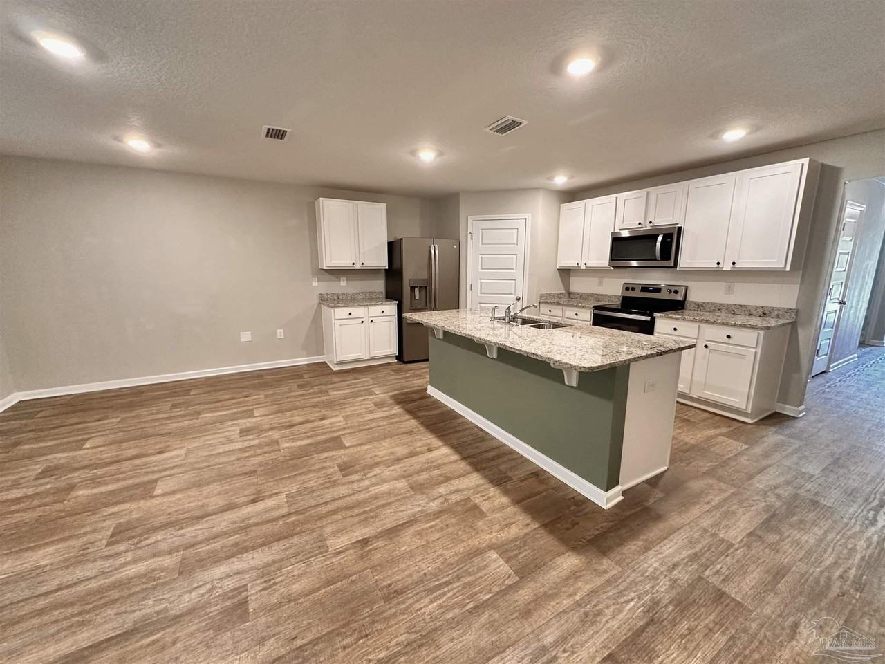 7404 Oak Lake Blvd - Photo 2 of 28