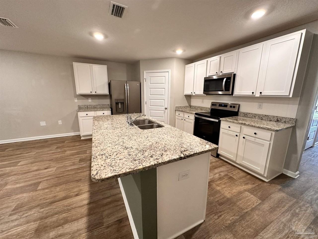 7404 Oak Lake Blvd - Photo 3 of 28