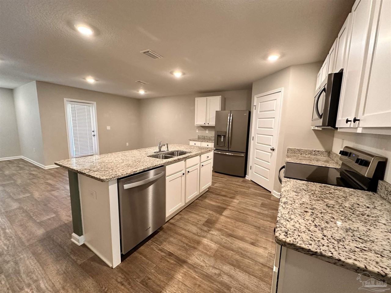 7404 Oak Lake Blvd - Photo 4 of 28