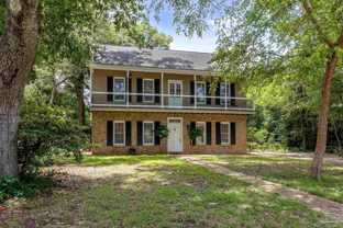 424 W Lee St - Photo 1 of 1