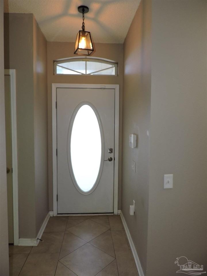 1489 Newcastle Way - Photo 2 of 28