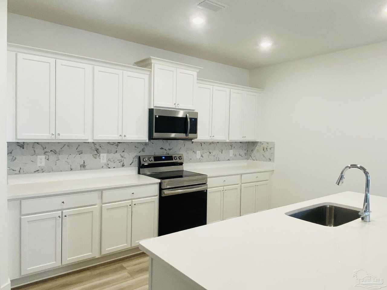 874 Windhill Dr - Photo 6 of 32