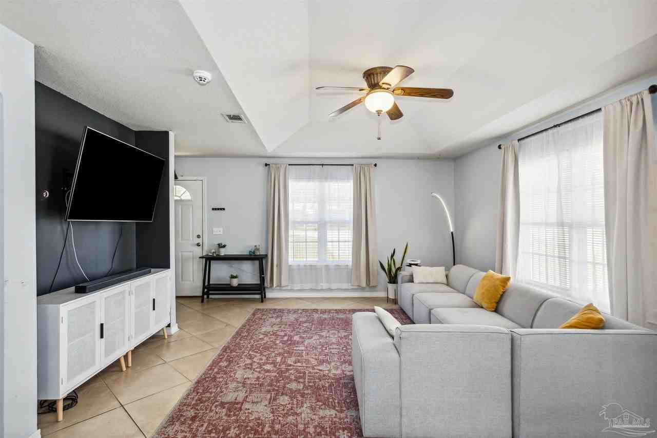 906 Calhoun Ave - Photo 4 of 22