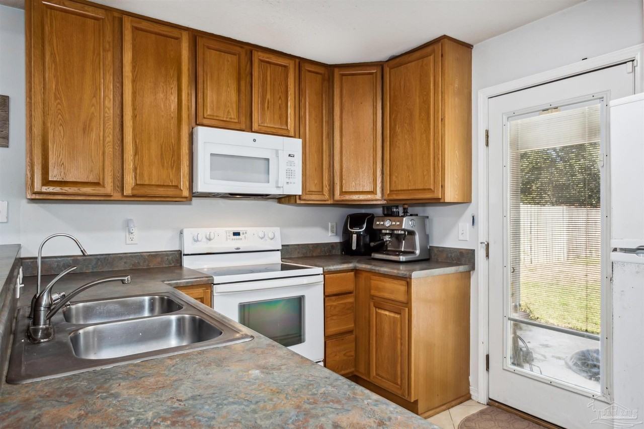 906 Calhoun Ave - Photo 7 of 22