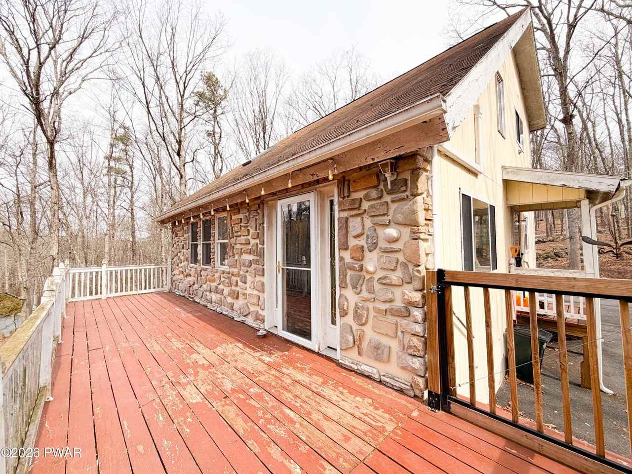 811 Hickory Ct - Photo 2 of 46