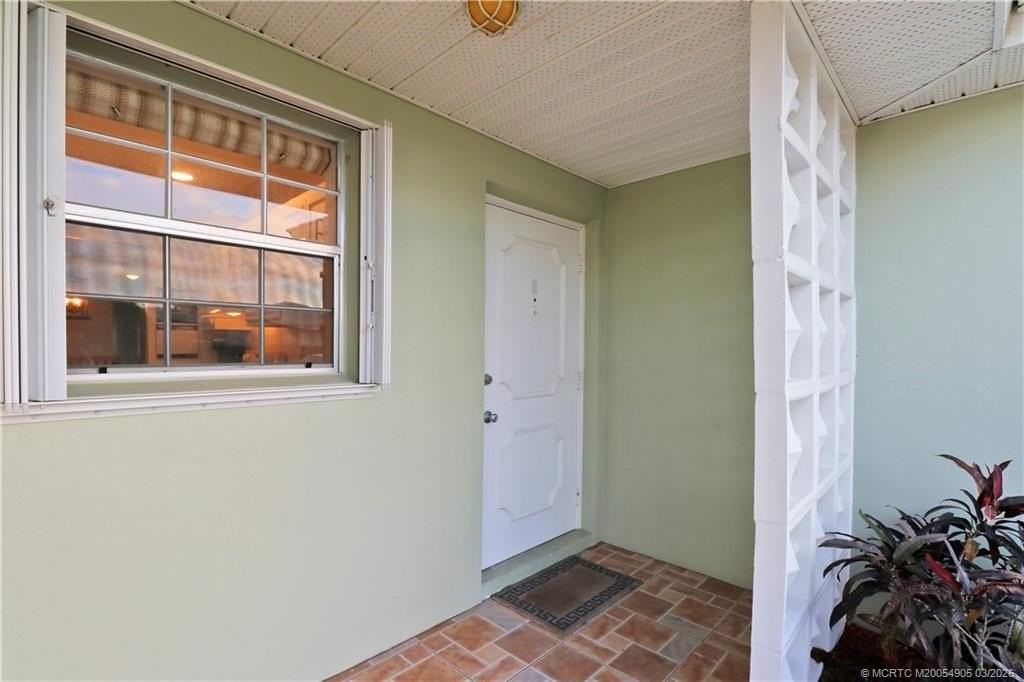 211 Manatee Ln Apt D - Photo 2 of 18