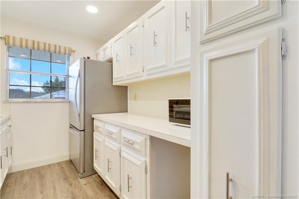 211 Manatee Ln Apt D - Photo 3 of 18