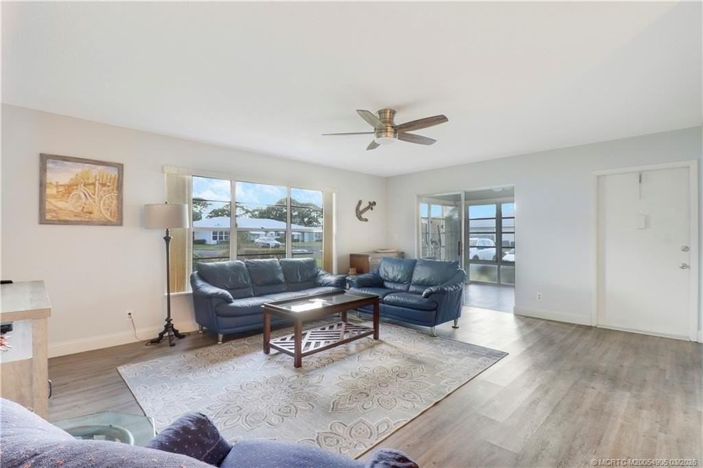 211 Manatee Ln Apt D - Photo 7 of 18